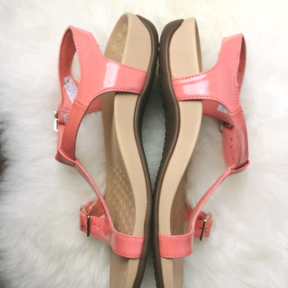 Vionic Coral Sandals - Picture 7 of 7